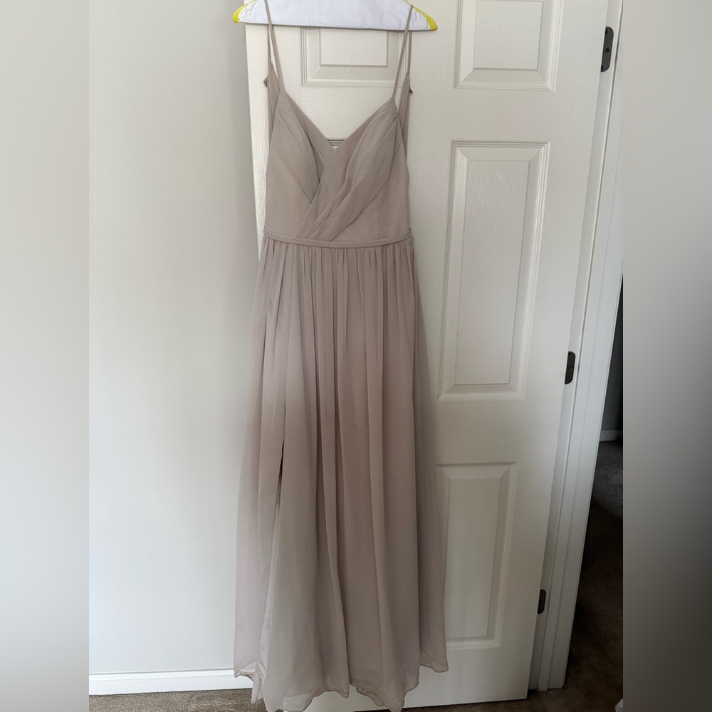 Elegant Women's Cream Dress